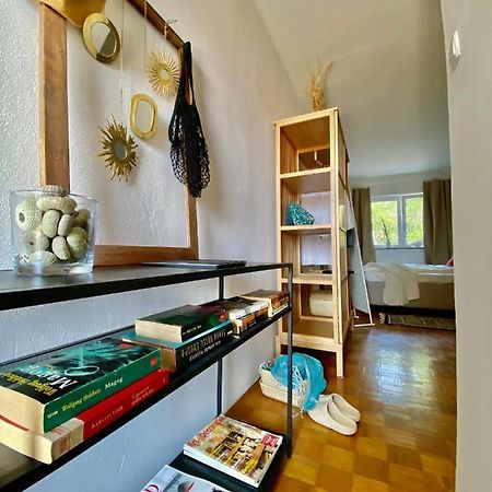 شقة Modern Couples Coastal Getaway Mm تْسْغيكفانِتْسا المظهر الخارجي الصورة