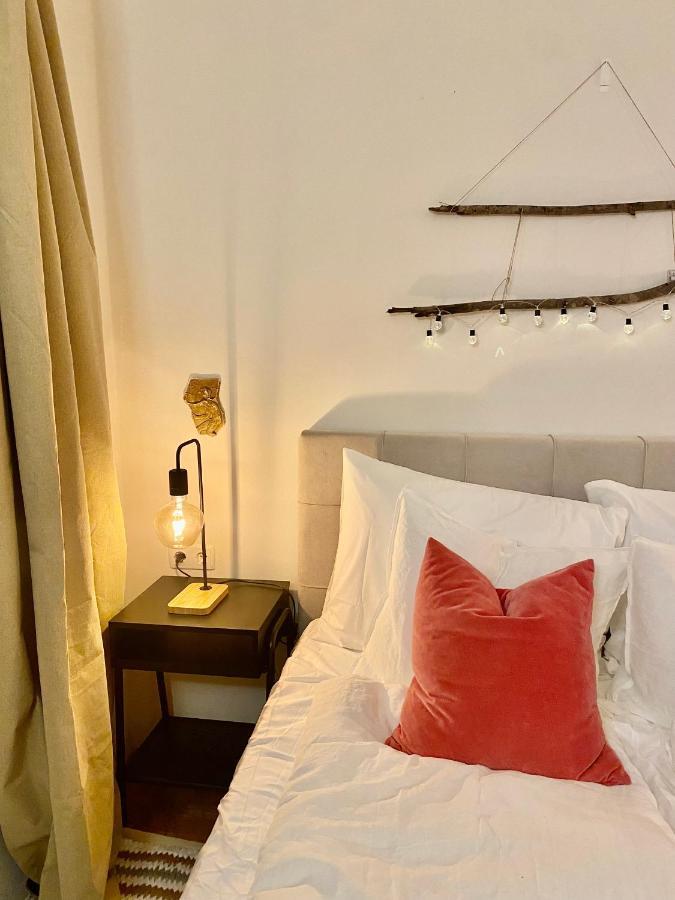 شقة Modern Couples Coastal Getaway Mm تْسْغيكفانِتْسا المظهر الخارجي الصورة