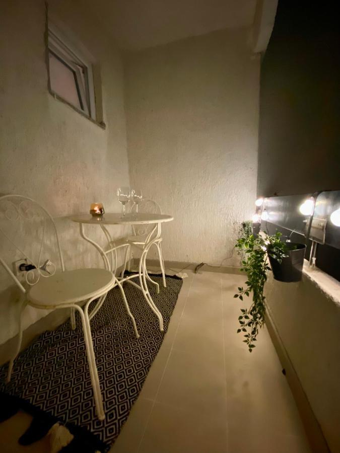 شقة Modern Couples Coastal Getaway Mm تْسْغيكفانِتْسا المظهر الخارجي الصورة