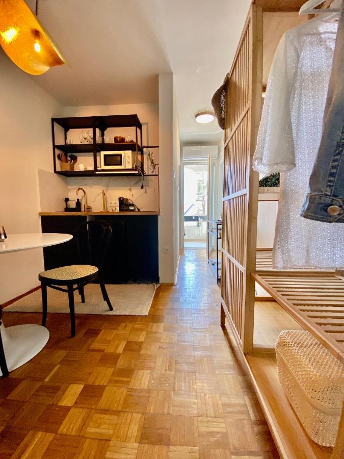 شقة Modern Couples Coastal Getaway Mm تْسْغيكفانِتْسا المظهر الخارجي الصورة