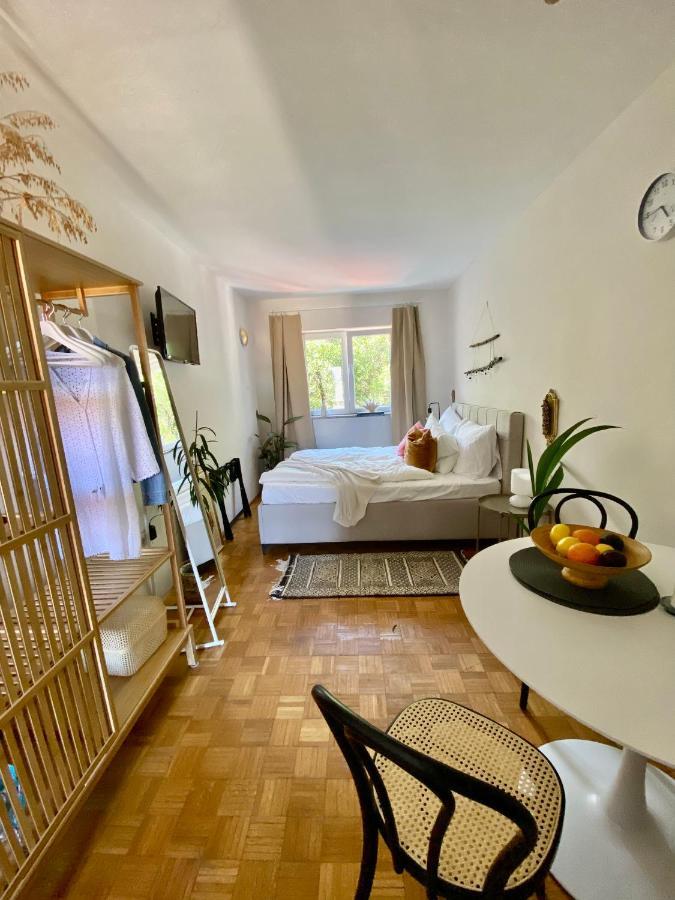 شقة Modern Couples Coastal Getaway Mm تْسْغيكفانِتْسا المظهر الخارجي الصورة